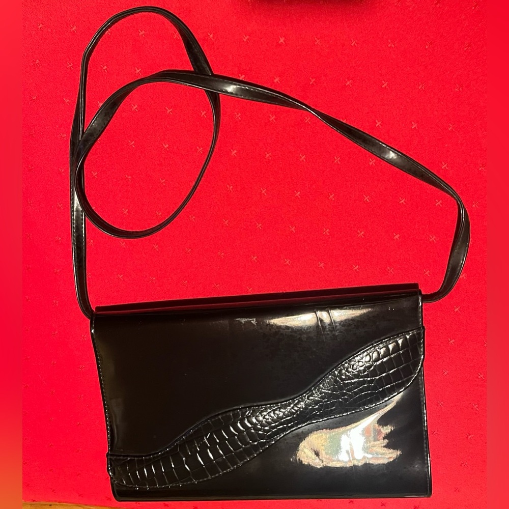 Vintage 60 s Elegant Black Shoulder Bag with mirror inside
